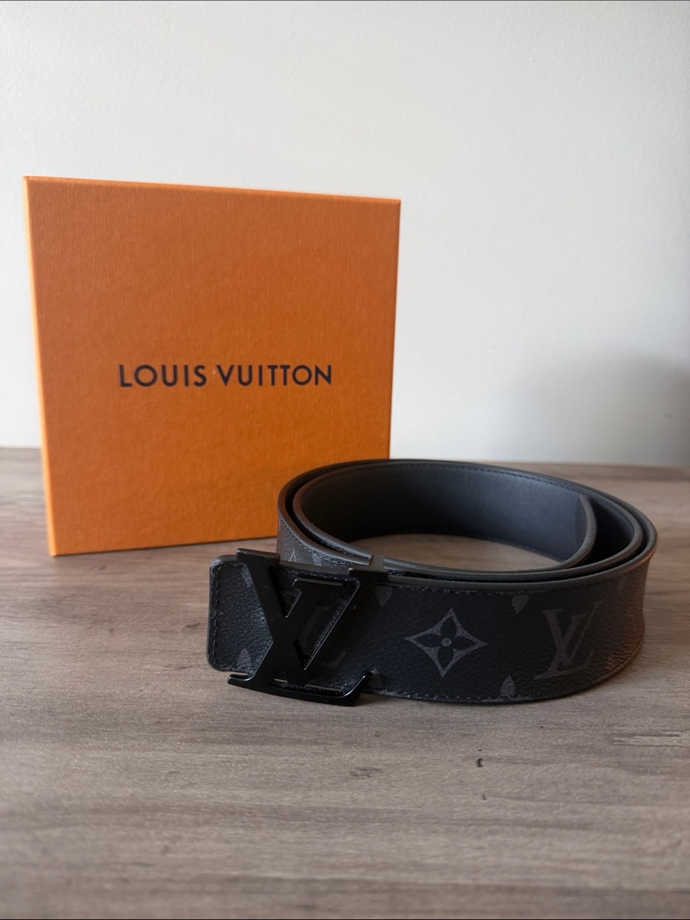 AUTHENTIC Men’s Louis Vuitton Black CE.LV 40 M.ECLI.BL.MA.95
